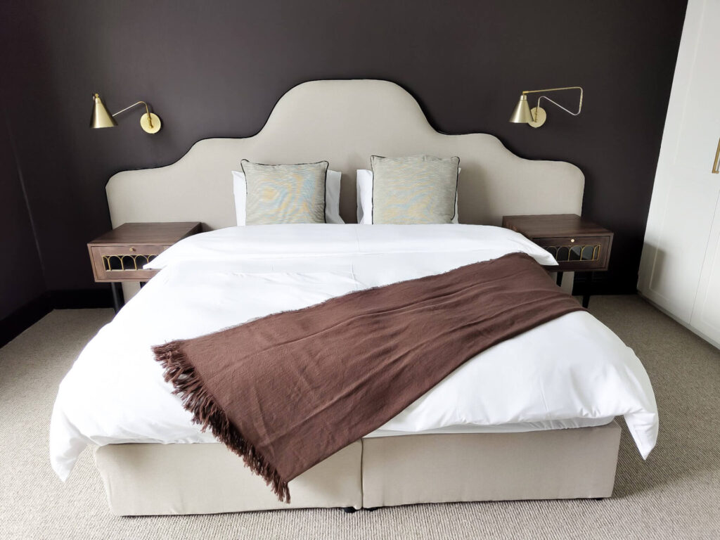 3abc5578-1ef0-4d89-8697-bf85beec32ca (1)